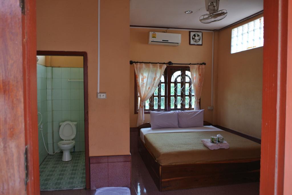 Dalom Guesthouse Ban Dondét Zewnętrze zdjęcie