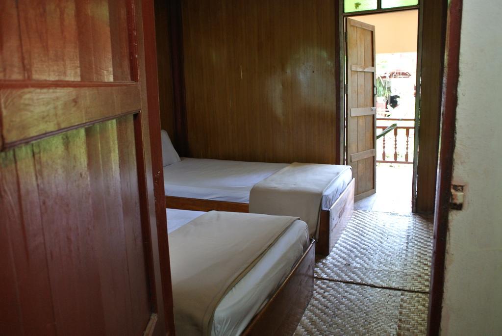 Dalom Guesthouse Ban Dondét Zewnętrze zdjęcie
