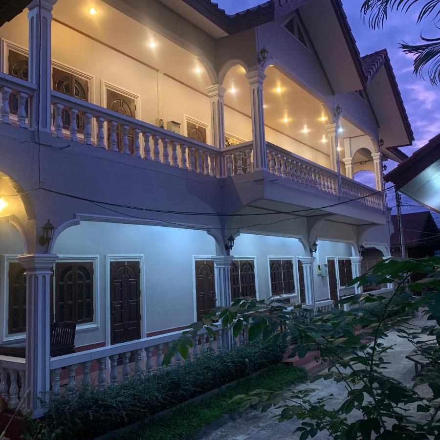 Dalom Guesthouse Ban Dondét Zewnętrze zdjęcie