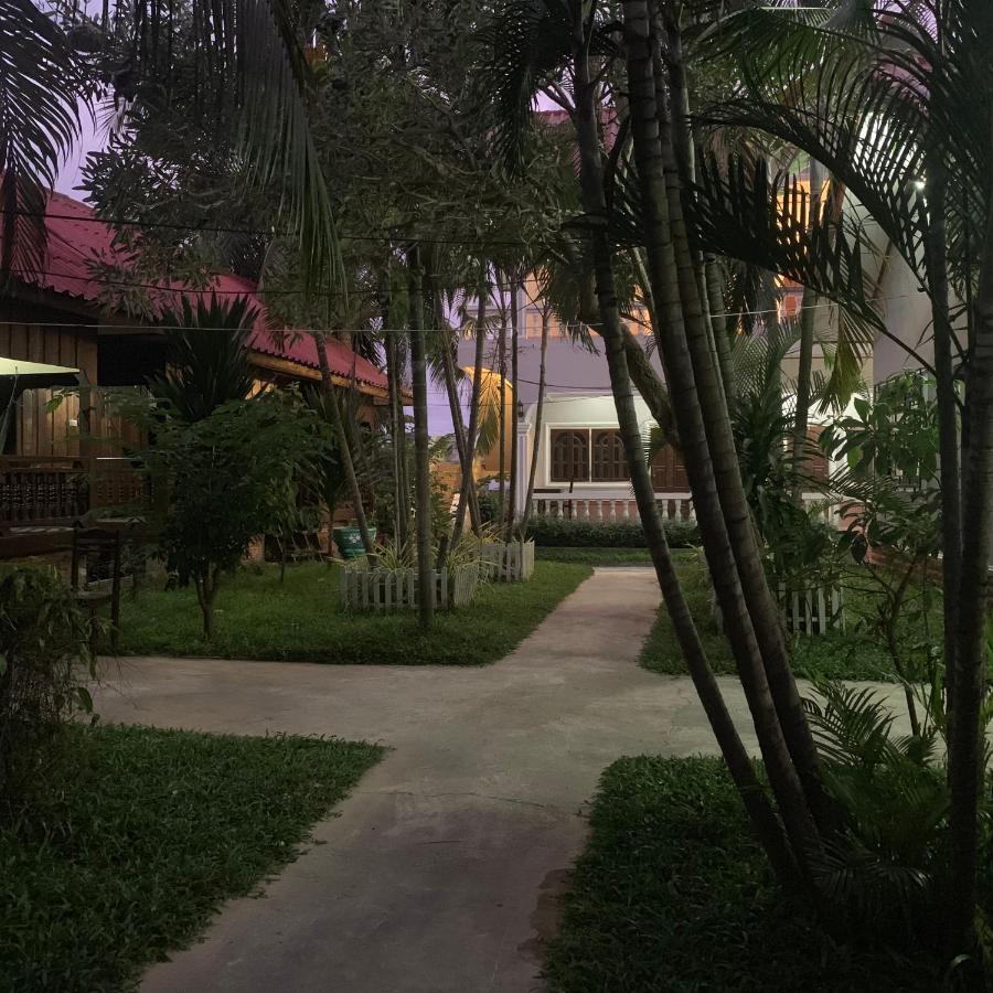 Dalom Guesthouse Ban Dondét Zewnętrze zdjęcie