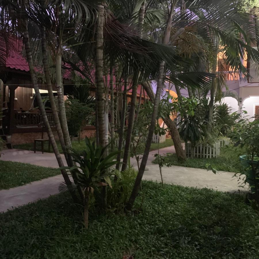 Dalom Guesthouse Ban Dondét Zewnętrze zdjęcie